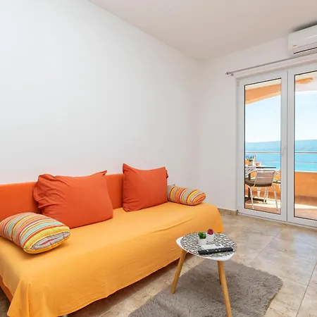 Apartment Orange Duce