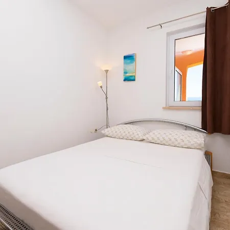 Orange Apartment Duce